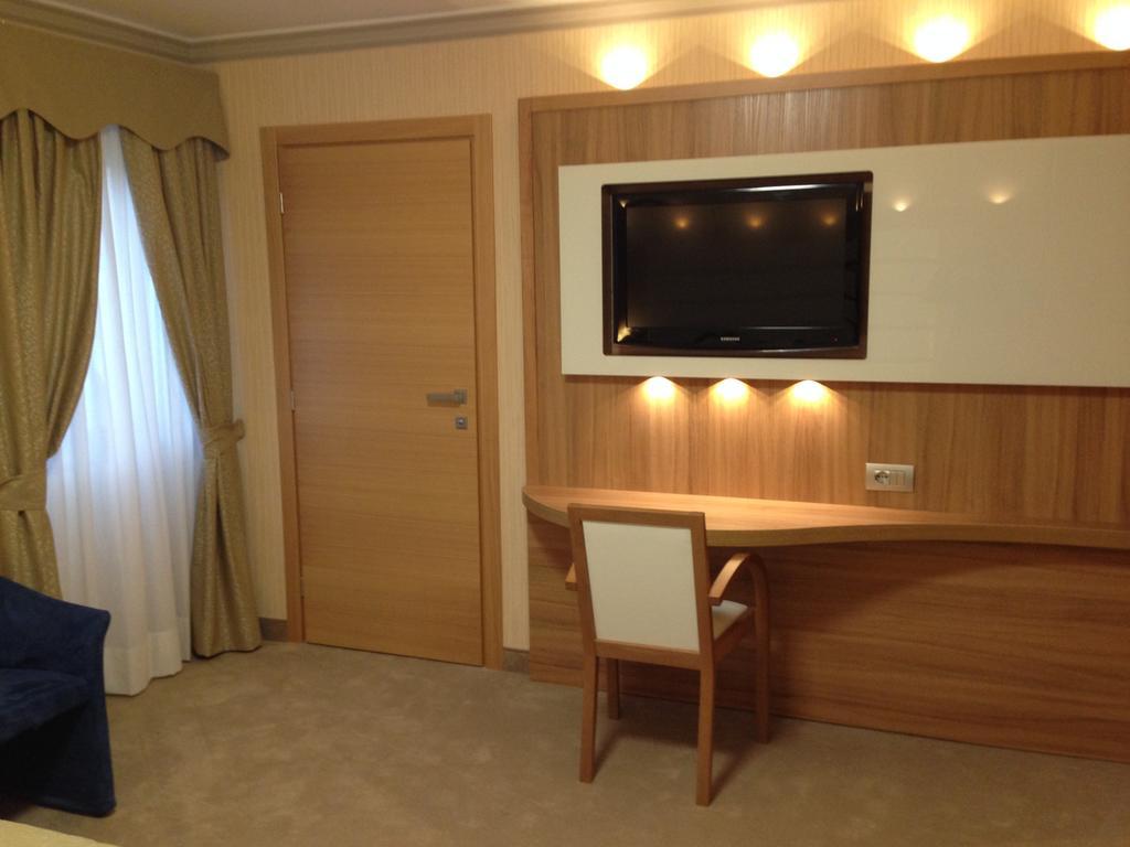 Hotel Vela D'Oro Dependence Bardolino Chambre photo